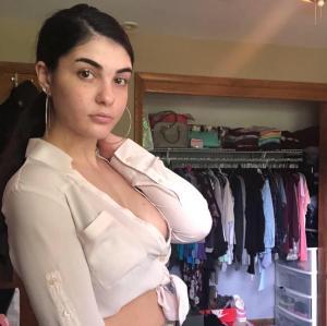 Mary Cagle - Baby Glasgow, United Kingdom